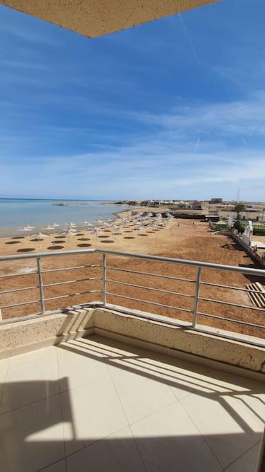 Casablanca Beach Direct Sea View Tow Bedroom Apartment ฮูร์กาดา ภายนอก รูปภาพ