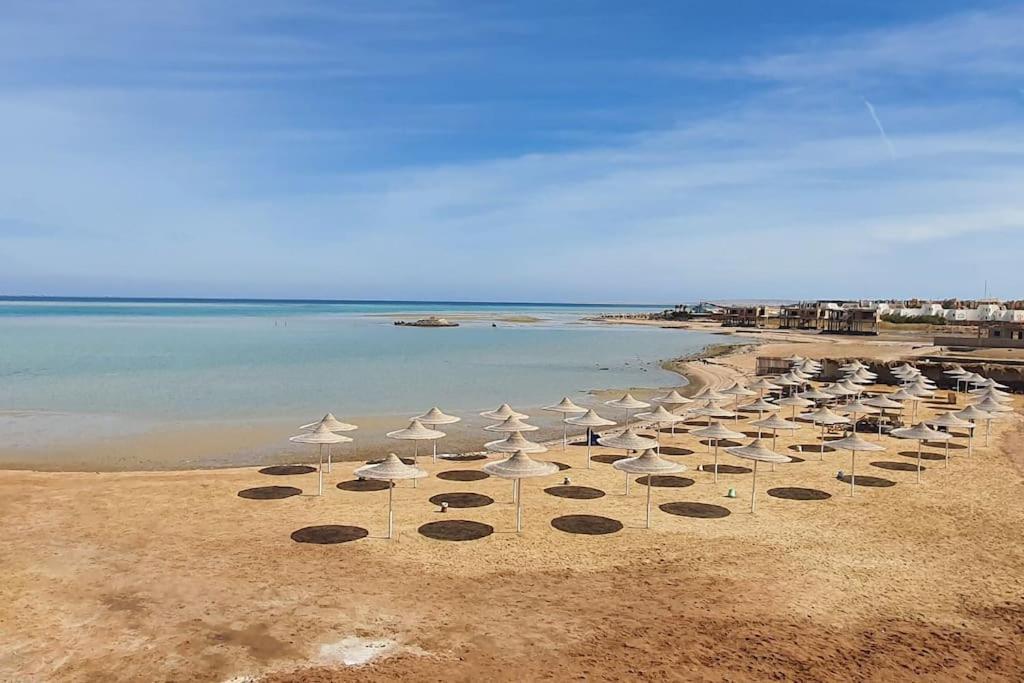 Casablanca Beach Direct Sea View Tow Bedroom Apartment ฮูร์กาดา ภายนอก รูปภาพ