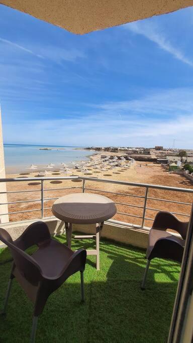 Casablanca Beach Direct Sea View Tow Bedroom Apartment ฮูร์กาดา ภายนอก รูปภาพ